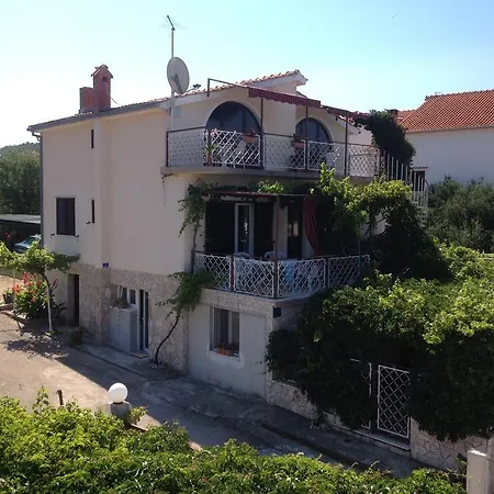 Apartman Villa Lorenta Apartments *