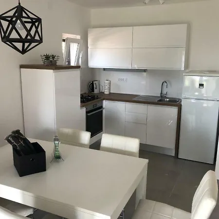 Lorenta Apartamento *